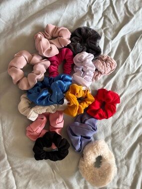 Lot 15 scrunchies